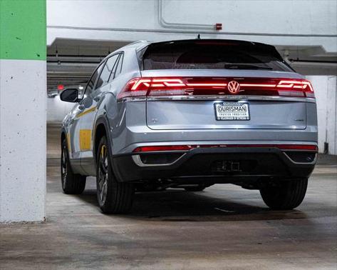 2025 Volkswagen Atlas Cross Sport 2.0T SE w/Technology 4MOTION