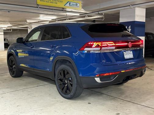 2025 Volkswagen Atlas Cross Sport 2.0T SE w/Technology 4MOTION