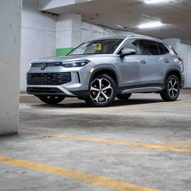 2025 Volkswagen Tiguan 2.0T SE