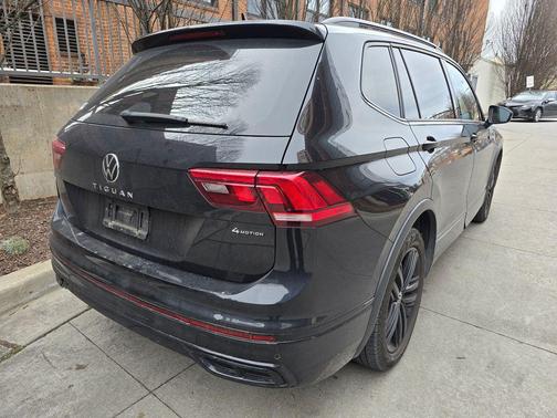 2022 Volkswagen Tiguan 2.0T SE R-Line Black 4MOTION