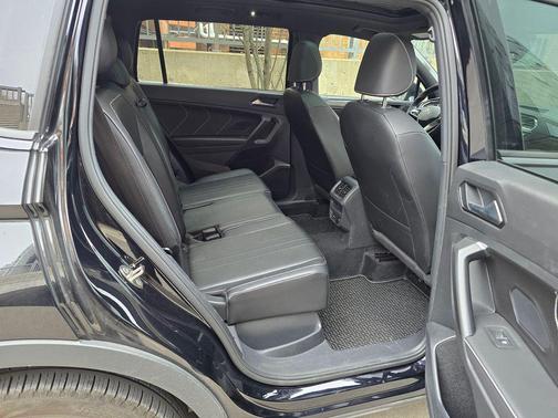 2022 Volkswagen Tiguan 2.0T SE R-Line Black 4MOTION