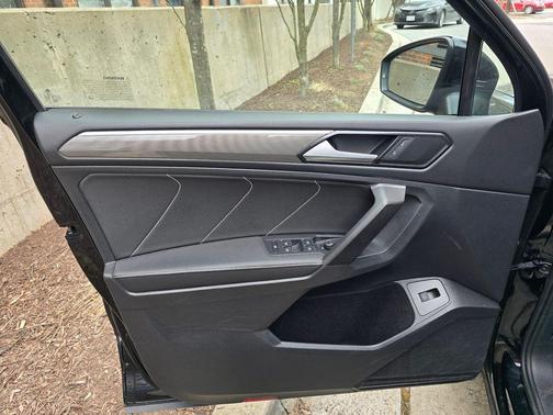 2022 Volkswagen Tiguan 2.0T SE R-Line Black 4MOTION