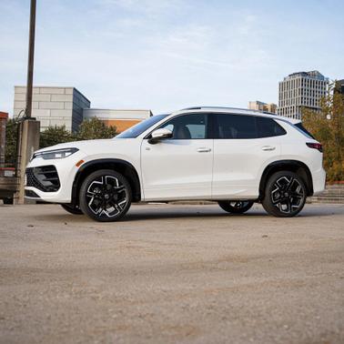 2026 Volkswagen Tiguan 2.0T SEL R-Line 4MOTION