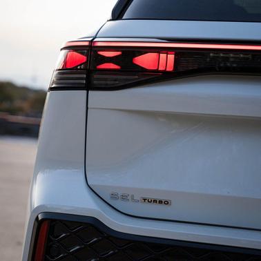 2026 Volkswagen Tiguan 2.0T SEL R-Line 4MOTION