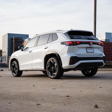 2026 Volkswagen Tiguan 2.0T SEL R-Line 4MOTION