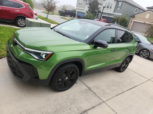 2025 Volkswagen Taos 1.5T SE Black