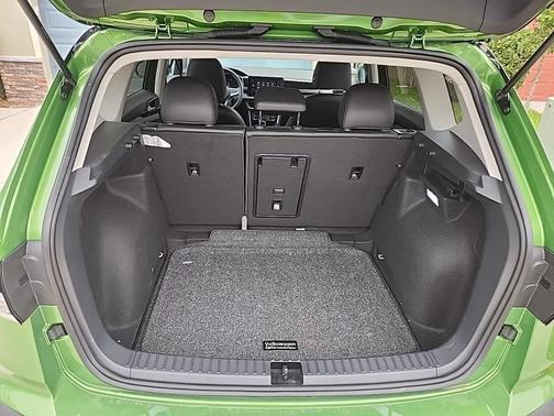 2025 Volkswagen Taos 1.5T SE Black