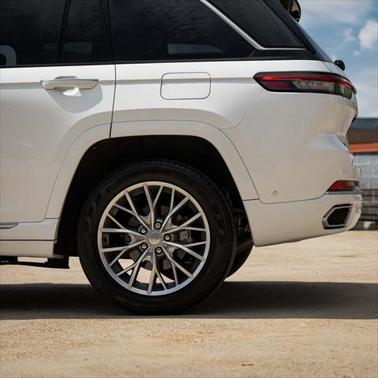 2022 Jeep Grand Cherokee Summit