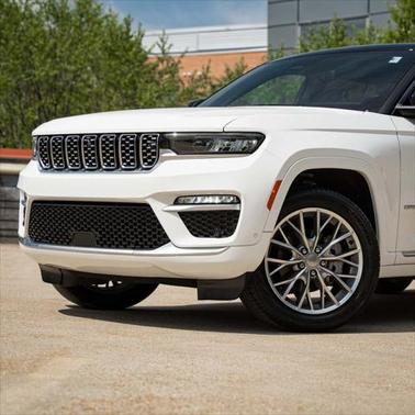 2022 Jeep Grand Cherokee Summit