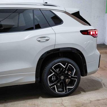 2026 Volkswagen Tiguan 2.0T SEL R-Line 4MOTION