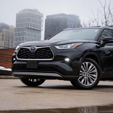 2023 Toyota Highlander Hybrid Platinum