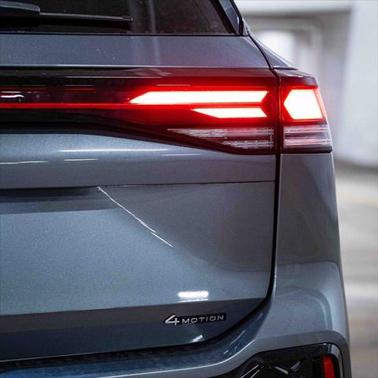 2025 Volkswagen Tiguan 2.0T SE R-Line Black 4MOTION