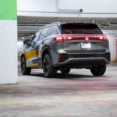 2025 Volkswagen Tiguan 2.0T SEL R-Line 4MOTION