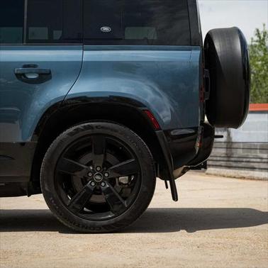 2023 Land Rover Defender 110 X-Dynamic SE
