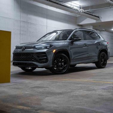 2025 Volkswagen Tiguan 2.0T SE R-Line Black 4MOTION