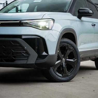 2025 Volkswagen Taos 1.5T SE Black