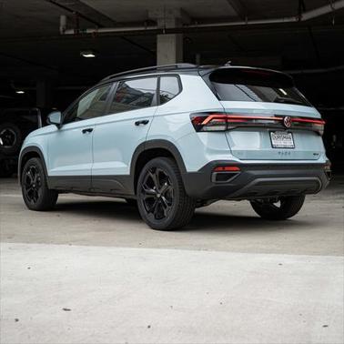 2025 Volkswagen Taos 1.5T SE Black
