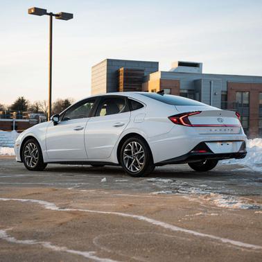 2022 Hyundai SONATA SEL