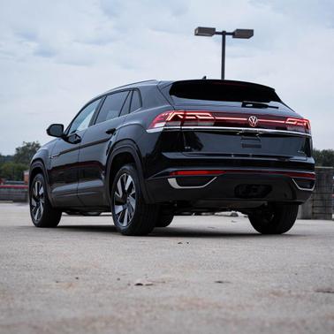 2024 Volkswagen Atlas Cross Sport 2.0T SE w/Technology 4MOTION