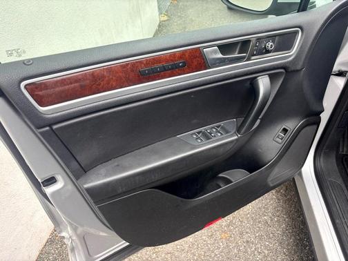 2014 Volkswagen Touareg X