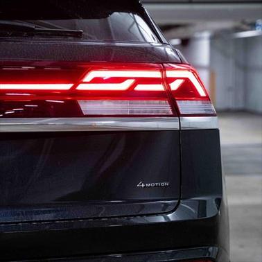 2025 Volkswagen Atlas Cross Sport 2.0T SE w/Technology 4MOTION