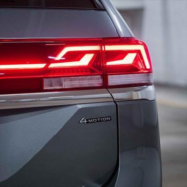 2025 Volkswagen Atlas 2.0T SE w/Technology 4MOTION