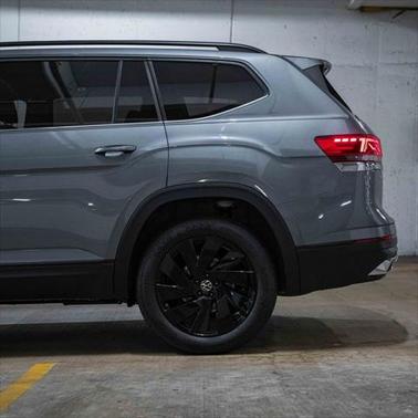 2025 Volkswagen Atlas 2.0T SE w/Technology 4MOTION