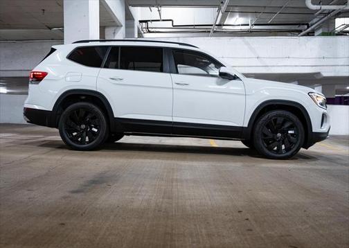 2025 Volkswagen Atlas 2.0T SE w/Technology 4MOTION