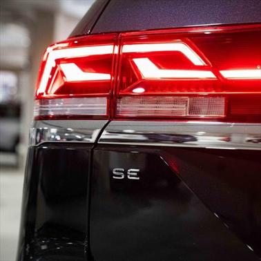2025 Volkswagen Atlas 2.0T SE w/Technology 4MOTION