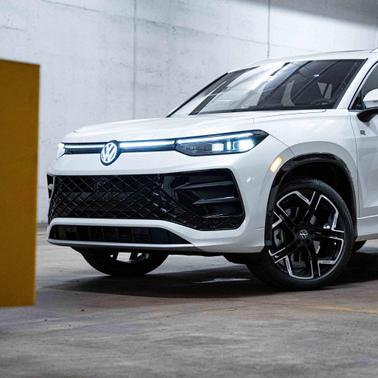 2025 Volkswagen Tiguan 2.0T SEL R-Line 4MOTION