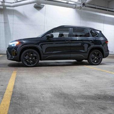 2025 Volkswagen Taos 1.5T SE Black