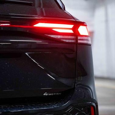 2025 Volkswagen Tiguan 2.0T SE R-Line Black 4MOTION
