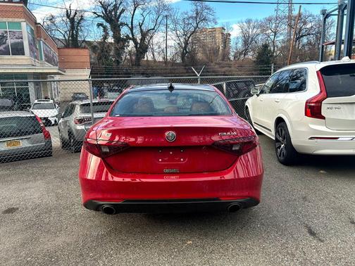 2022 Alfa Romeo Giulia Ti