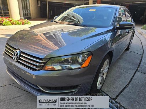 2014 Volkswagen Passat 1.8T Auto SE w/Sunroof & Nav