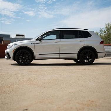 2022 Volkswagen Tiguan 2.0T SE R-Line Black 4MOTION