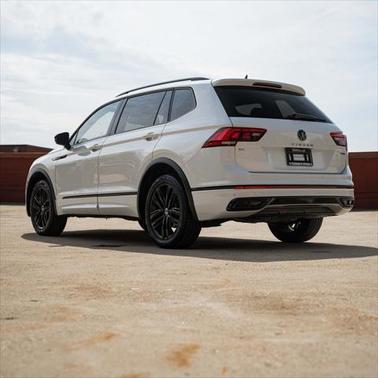2022 Volkswagen Tiguan 2.0T SE R-Line Black 4MOTION