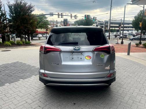 2018 Toyota RAV4 Hybrid XLE