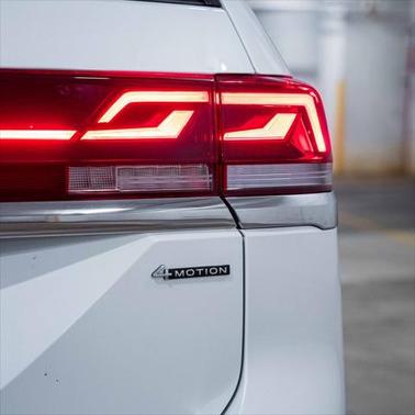 2025 Volkswagen Atlas 2.0T SEL Premium R-Line 4MOTION