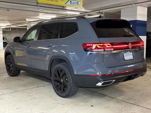 2025 Volkswagen Atlas 2.0T SE w/Technology 4MOTION