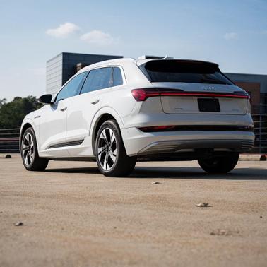 2023 Audi e-tron Premium Plus quattro