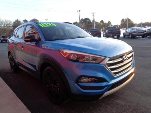 2017 Hyundai TUCSON Night