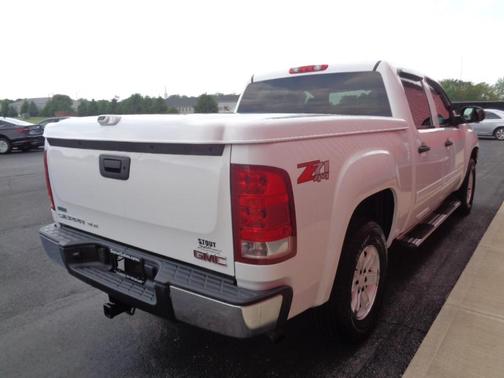 White 2010 GMC Sierra 1500 SLE