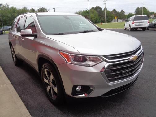 Silver 2018 Chevrolet Traverse LT Leather