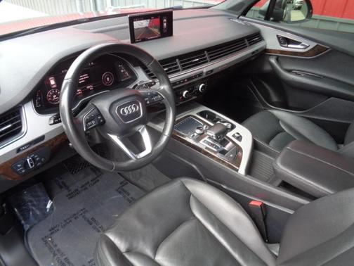 Graphite Gray Metallic 2018 Audi Q7 2.0T Premium Plus