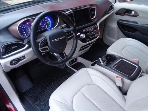 2018 Chrysler Pacifica Touring-L Plus