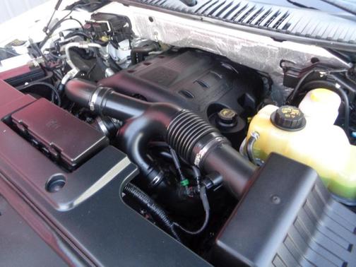 White 2017 Ford Expedition EL Limited