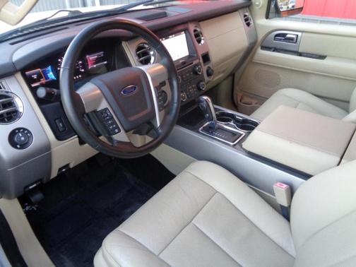 White 2017 Ford Expedition EL Limited