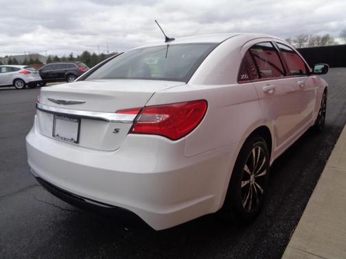 White 2011 Chrysler 200 S