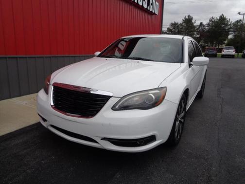 White 2011 Chrysler 200 S