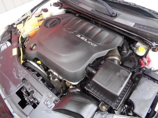 White 2011 Chrysler 200 S